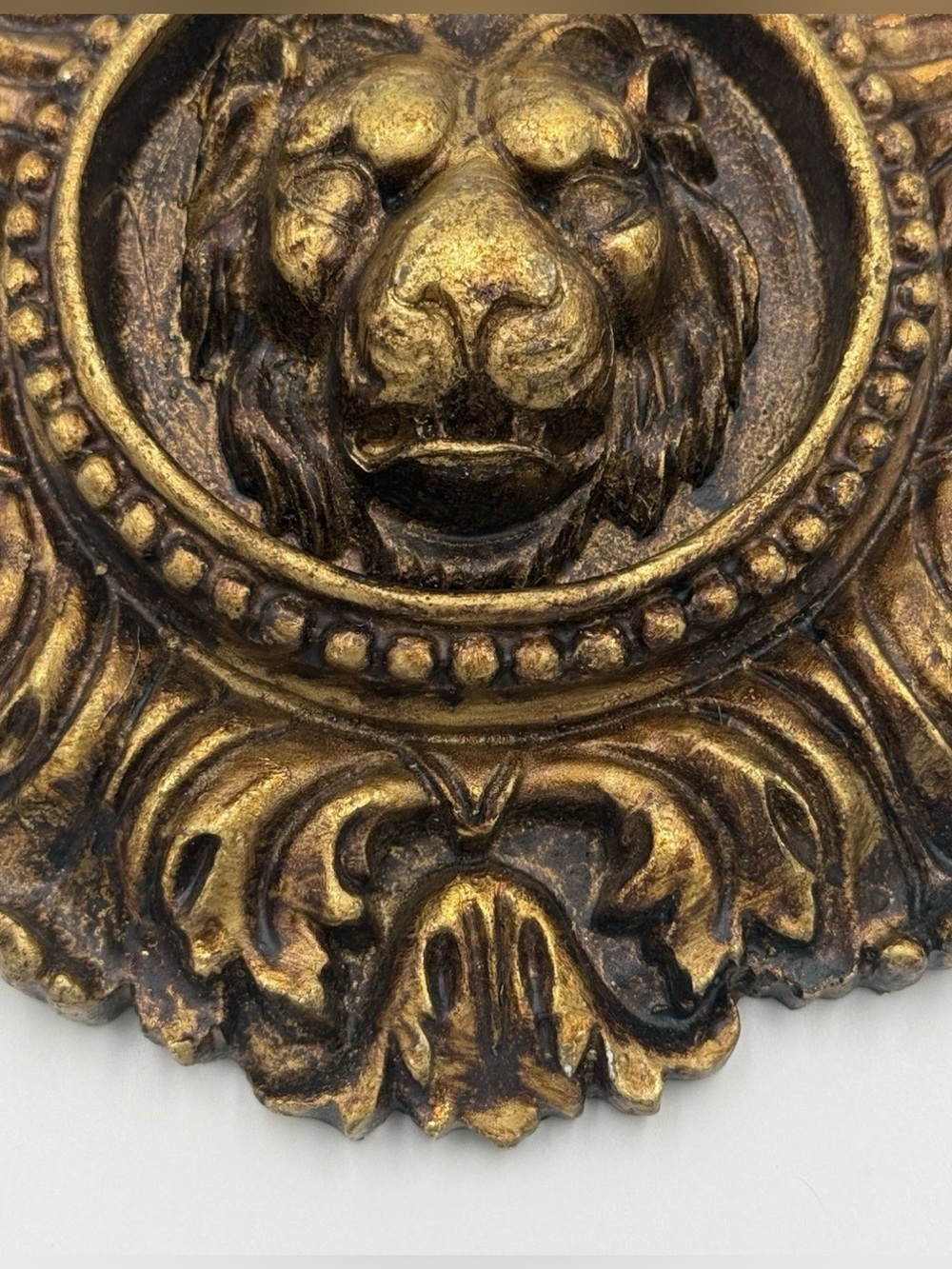 Vintage Lion Neoclassical Rondel Wall Plaque Bronze Coloring Gold Faux Finish - Picture 4 of 8